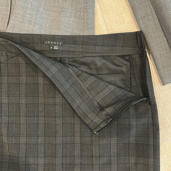 Theory Skirt Like New - Picture 4 of 9